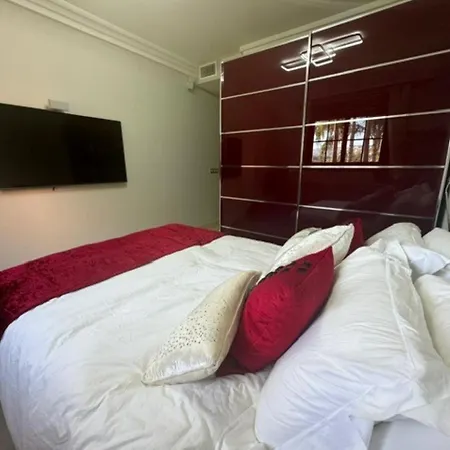 Apartment 3 Bed In Gazules Del Sol Estepona