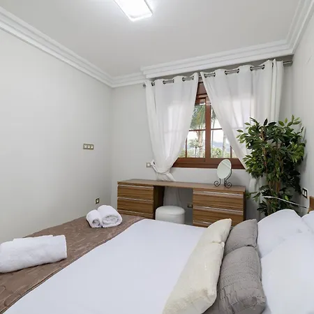 3 Bed In Gazules Del Sol Estepona